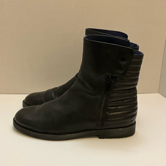 ELIE TAHARI Ankle Boots - Picture 6 of 11